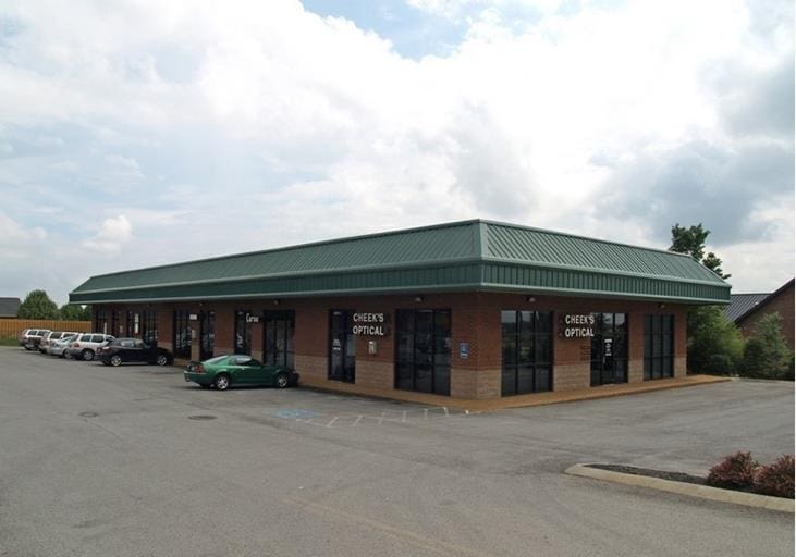 4918 Main Street, Suite 6