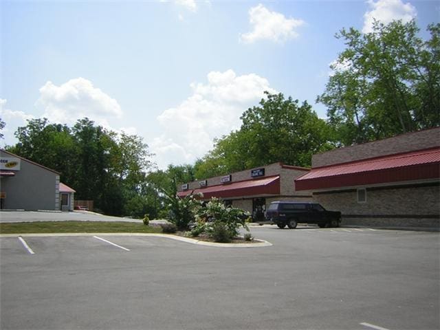 404 McLemore Avenue, Suite 1