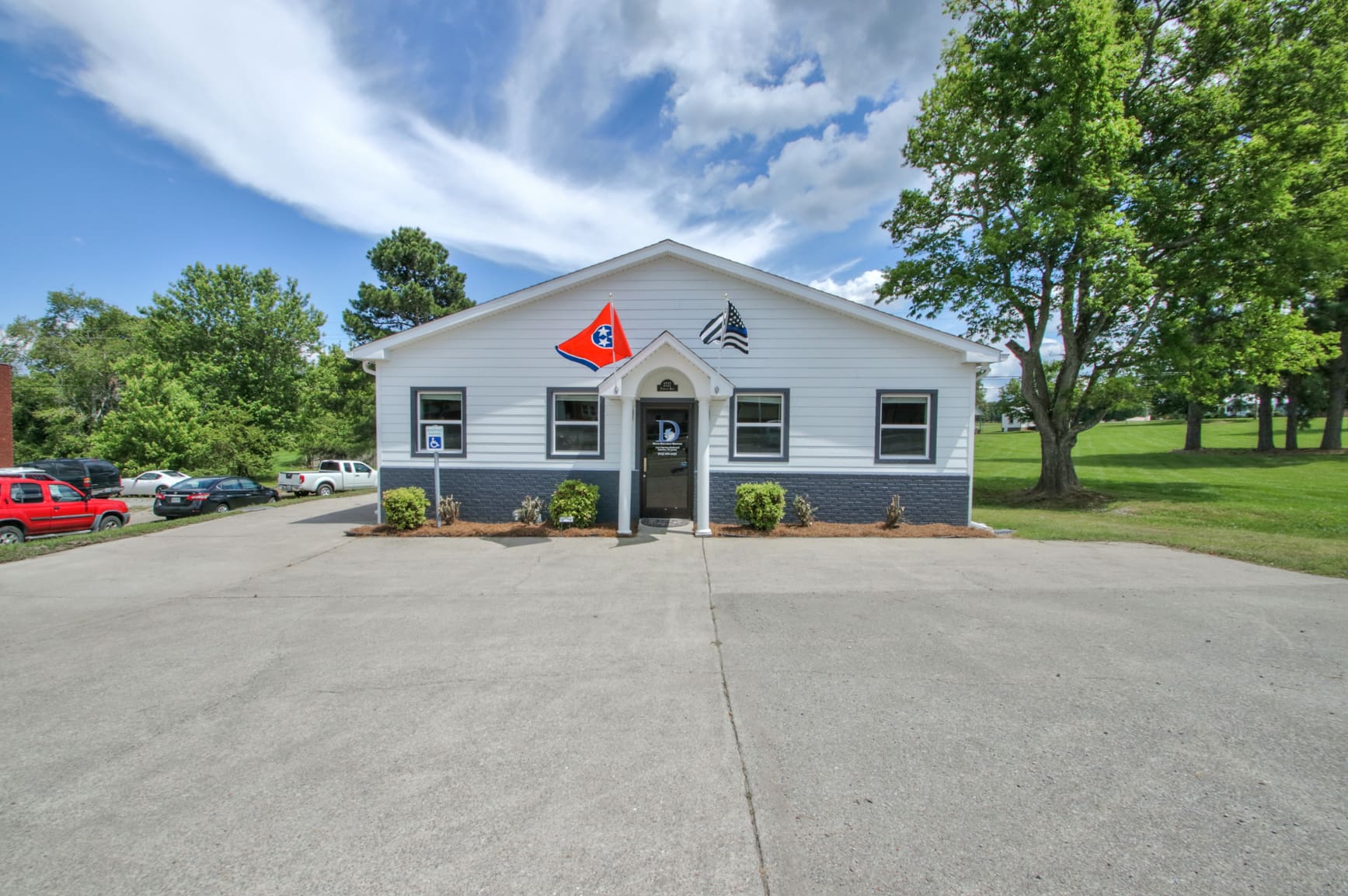 2725 Fairview Blvd.
